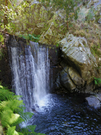 Ceci est la cascade de Lousà. Ceci est la cascade de Lousà.