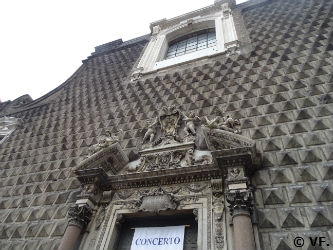 Ceci est une photo de la façade de l Ceci est une photo de la façade de l