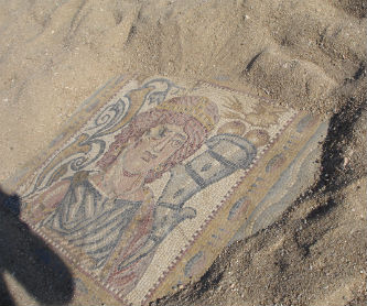 Ceci est un pavement en mosaïque figurant l Ceci est un pavement en mosaïque figurant l