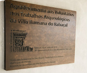 Ceci est une photo de la plaque à l Ceci est une photo de la plaque à l