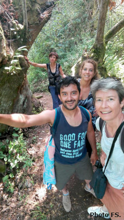 Ceci est une photo de Blandine, Flavio, Ana, Béa, grimpant aux Aldeias do Xisto en juillet 2018.