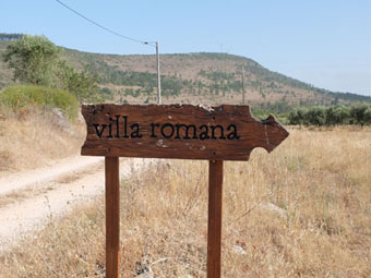 Ceci est une photo du panneau indiquant la villa romaine de Rabaçal.